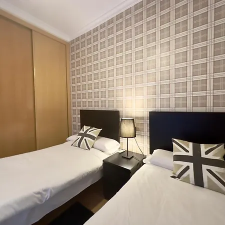 Urbe10 Plaza De Uncibay 3 Bedrooms Apatment Apartamento